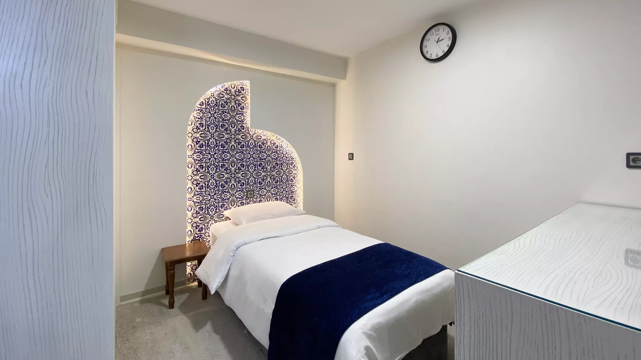Alibaba https://cdn.alibaba.ir/ostorage/hotel-accommodation-images/6704df396af0f999b10abc6c_219e7c5c-62dc-4e2f-b190-4f45fbd6d12d_سینگل (2).webp